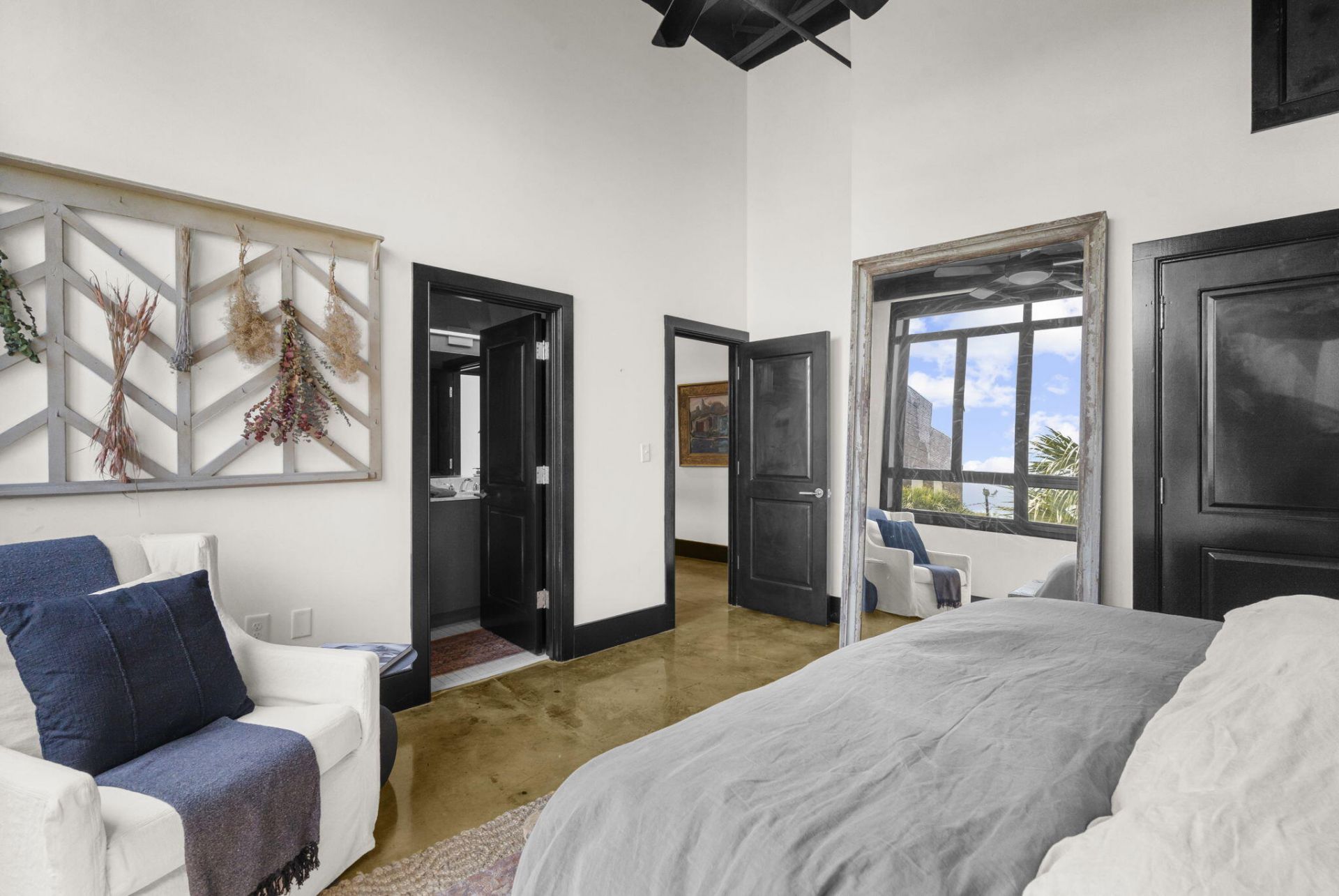 517 King Street Photo 58