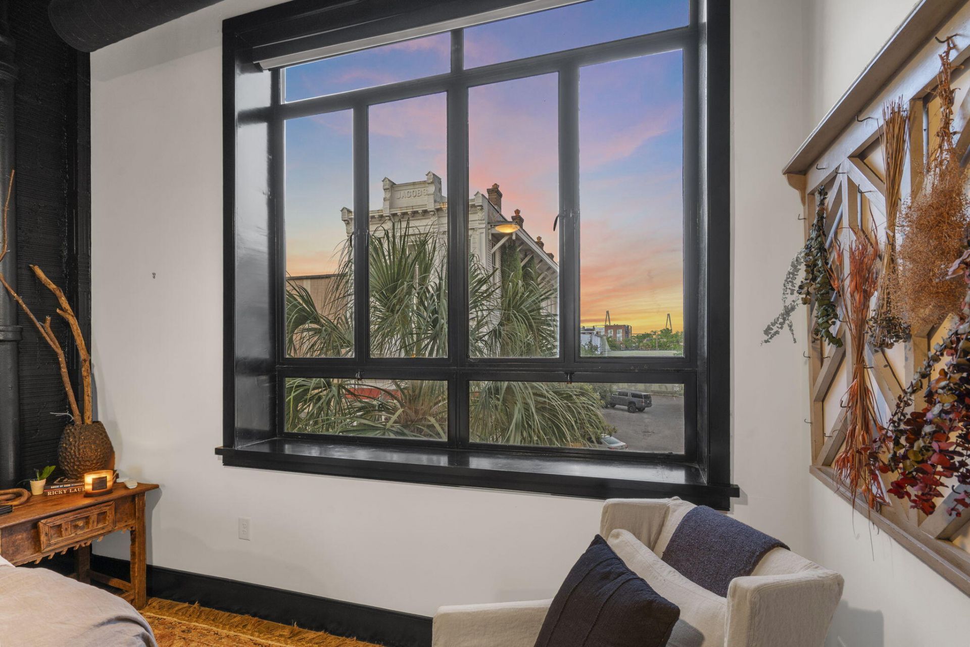 517 King Street Photo 59