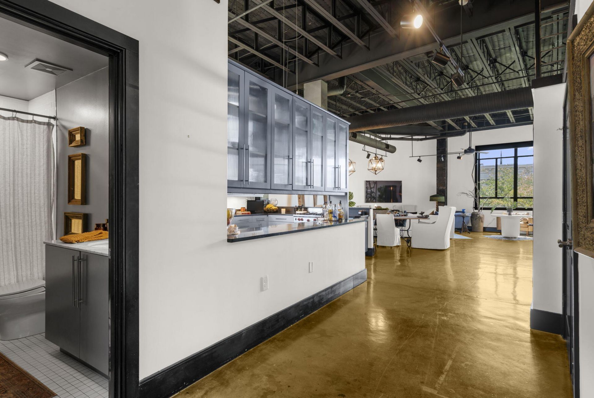 517 King Street Photo 61