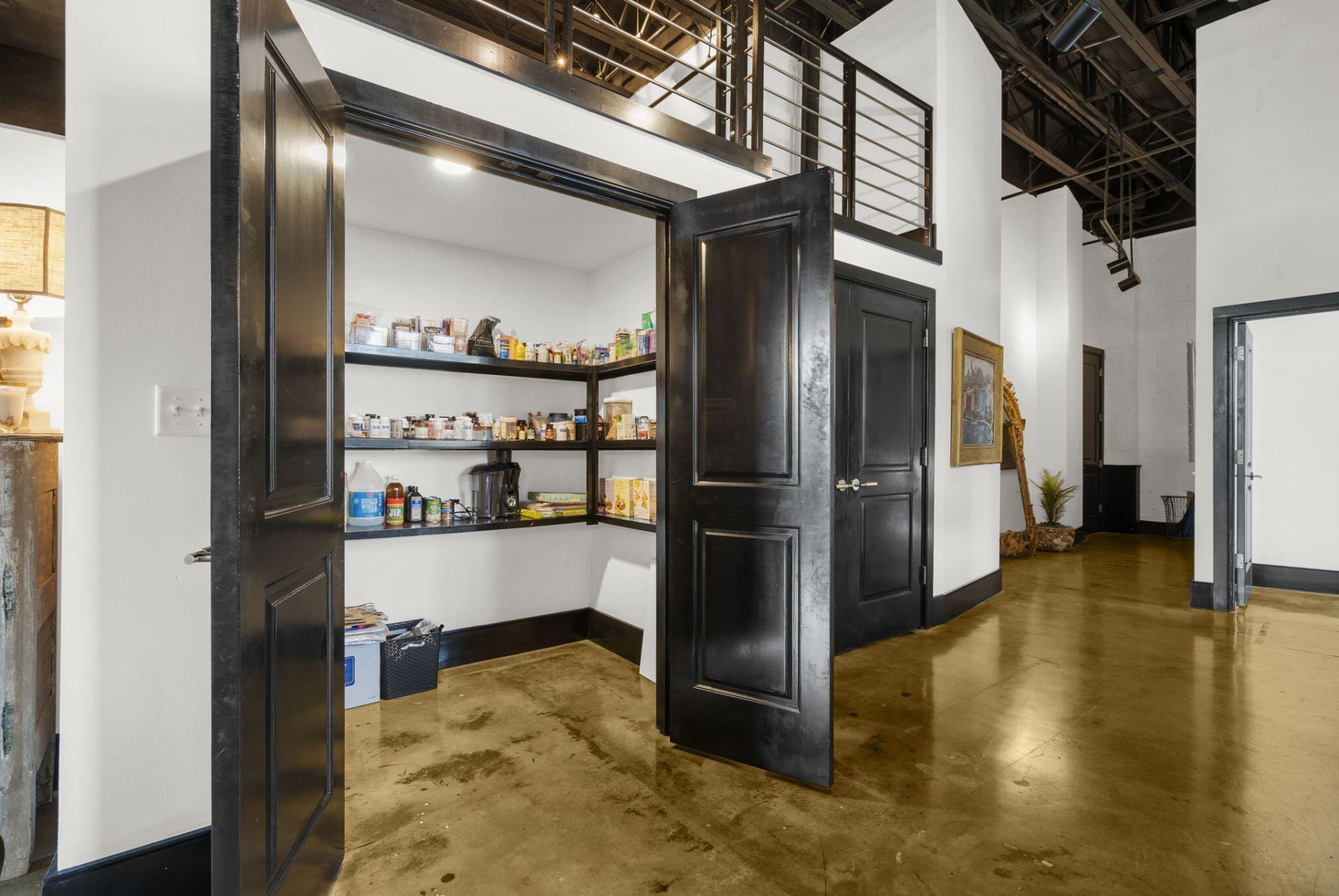 517 King Street Photo 62