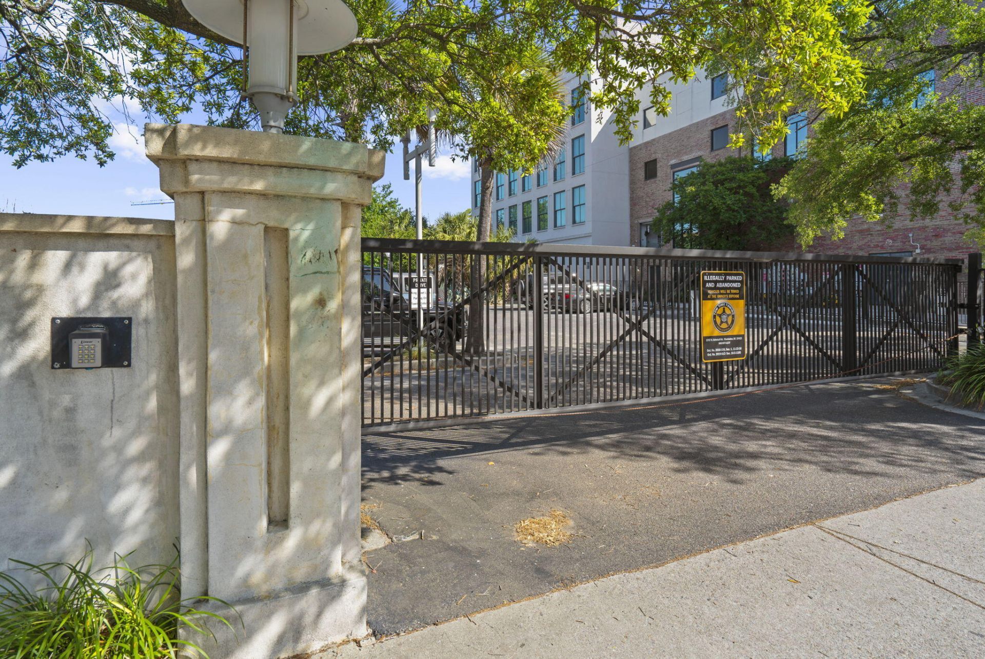 517 King Street Photo 7