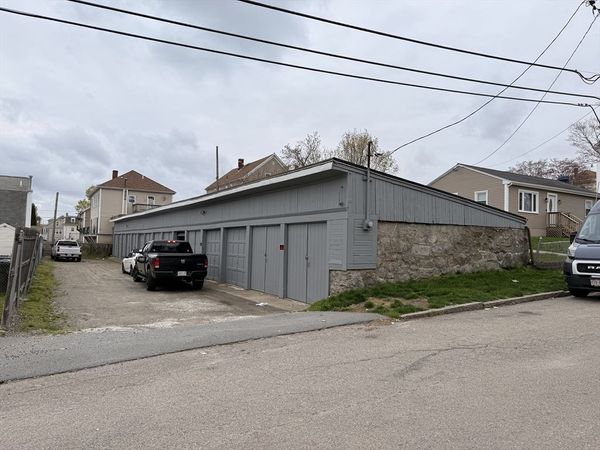 86 Crawford Street, Fall River, MA 02724