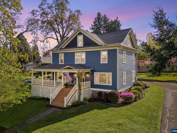 336 Hill St, Silverton, OR 97381