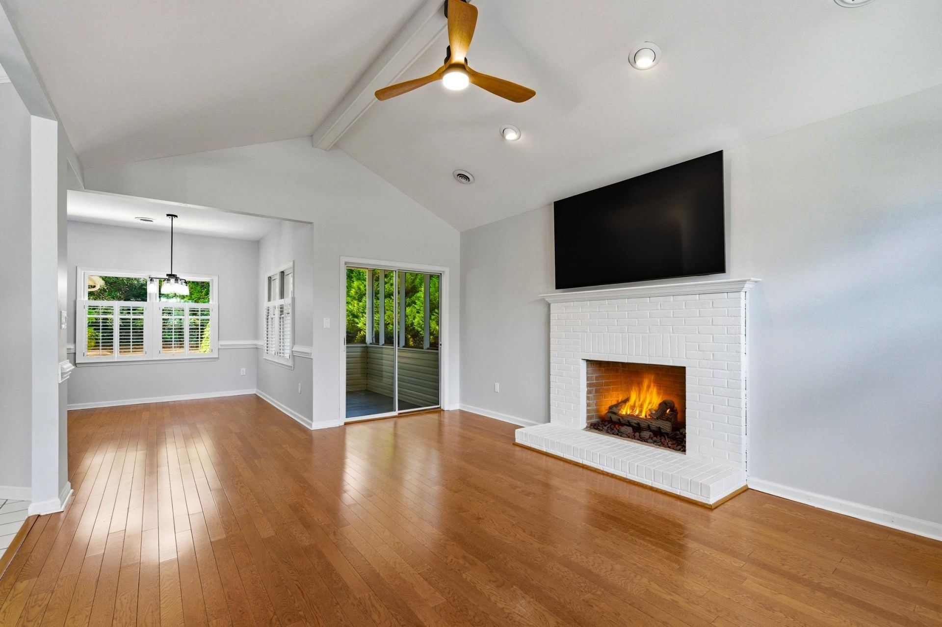 3068 Sweetpine Ln.  Photo 10