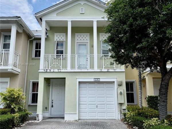 10747 NW 76th Ln, Doral, FL 33178