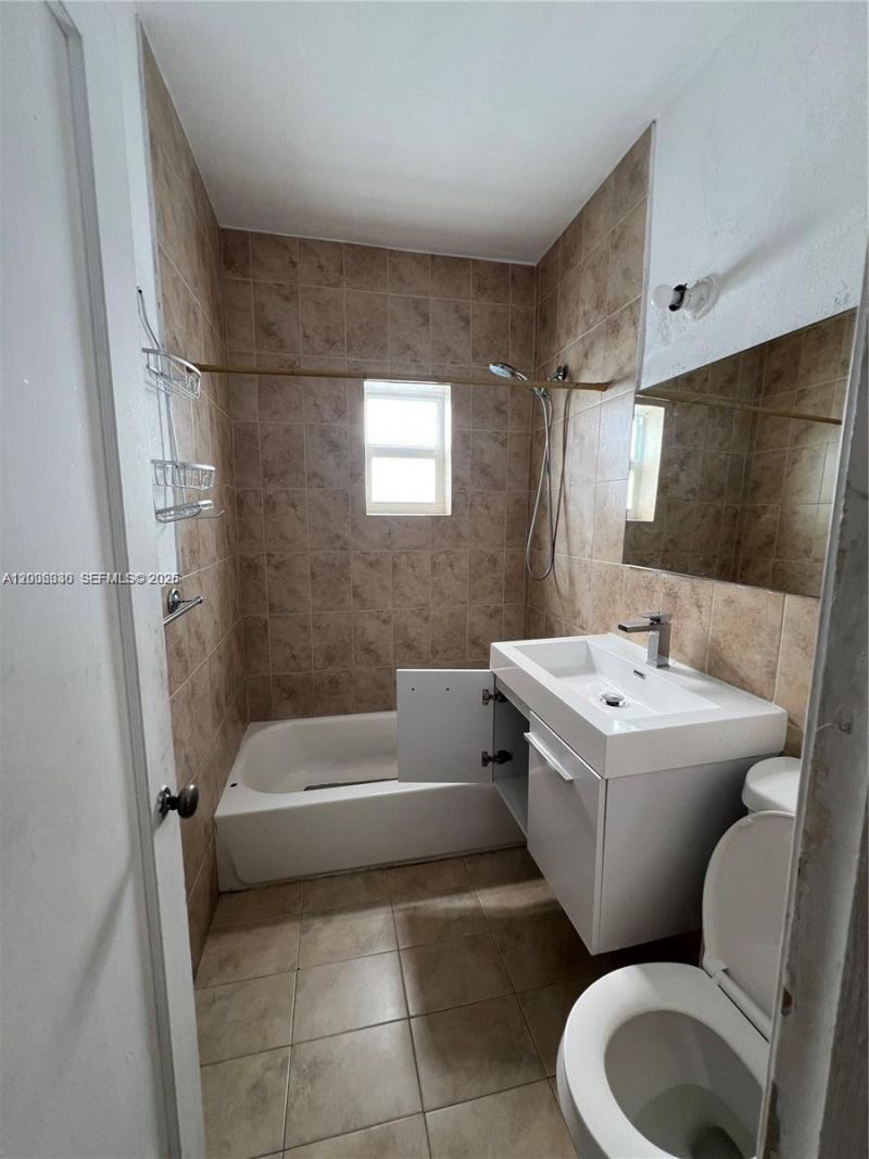 7920 Harding Ave , Unit 9, Miami Beach, FL 33141 Photo