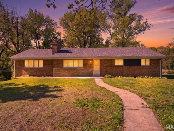 46 Green Acres Road, St Louis, MO 63137