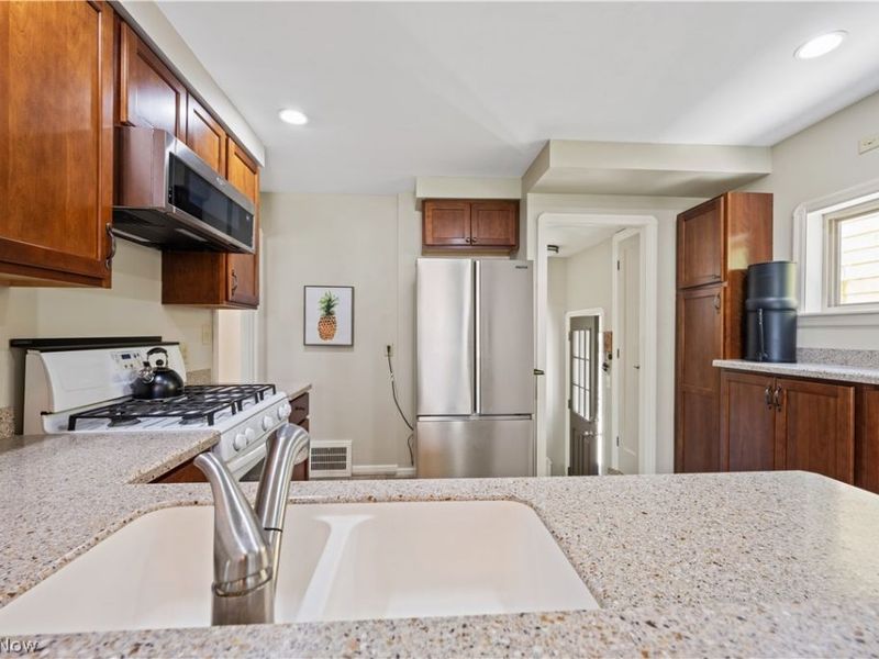 19687 Laurel Avenue, Rocky River, OH 44116 Photo 18