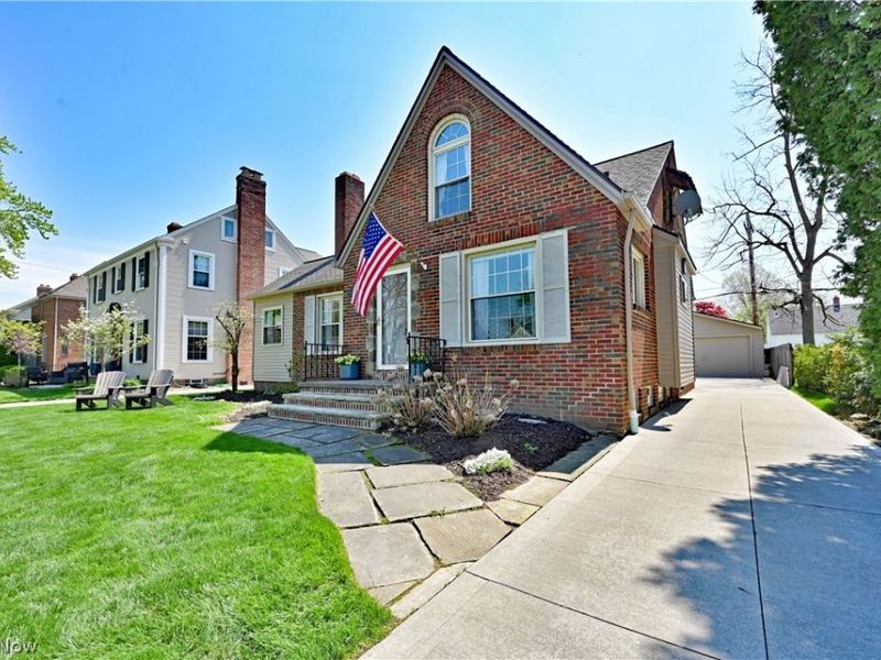 19687 Laurel Avenue, Rocky River, OH 44116 Photo 2