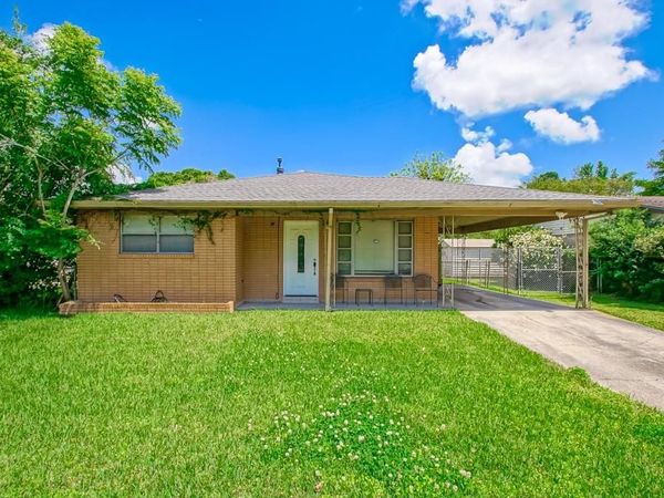 2036 GENERAL COLLINS Avenue, New Orleans, LA 70114