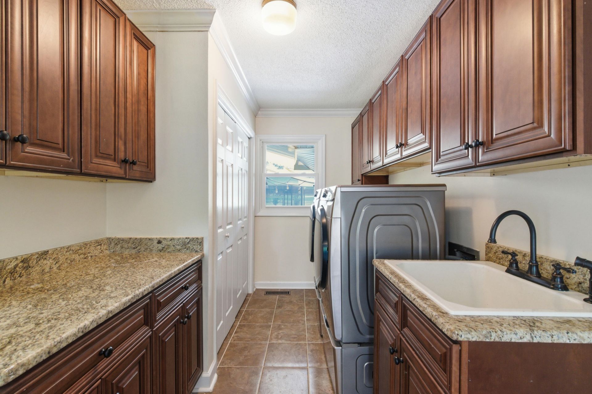 127 Cooper Circle Photo 34
