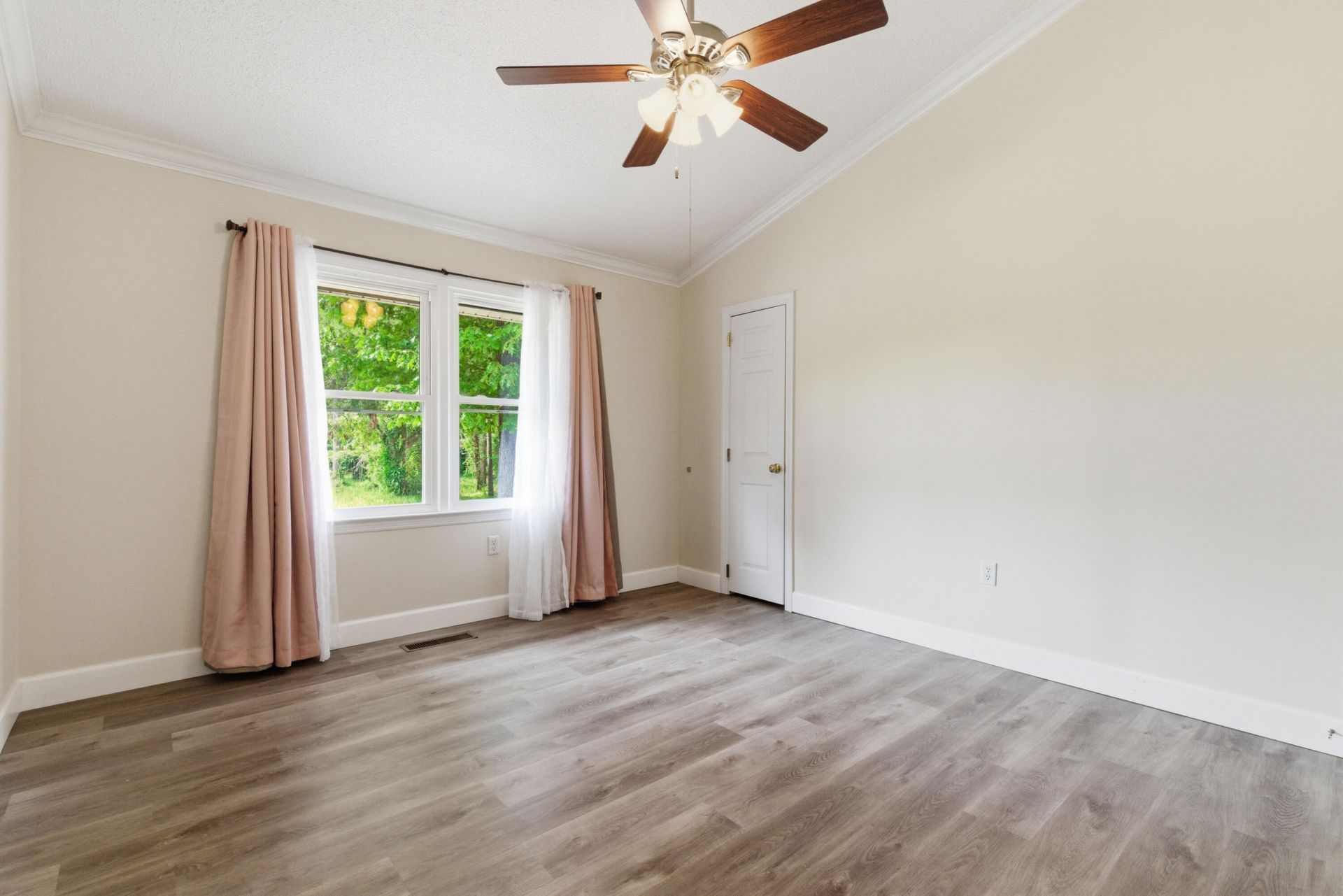 127 Cooper Circle Photo 36