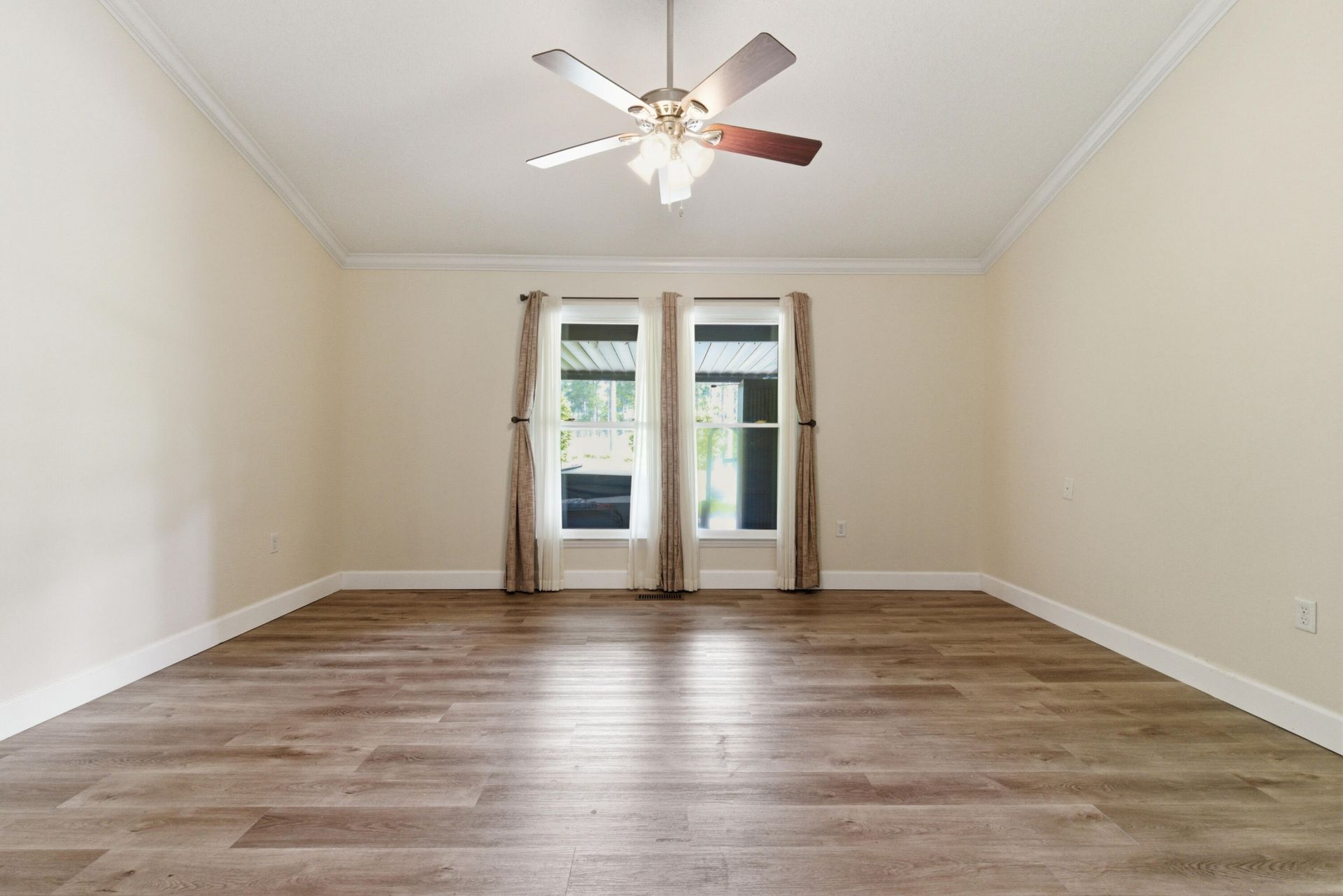 127 Cooper Circle Photo 7