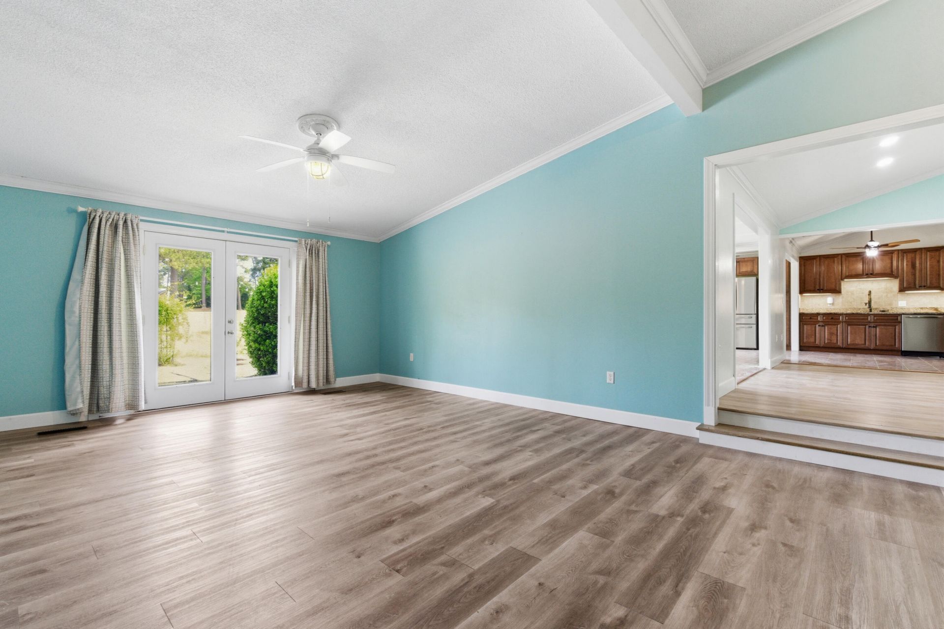 127 Cooper Circle Photo 9