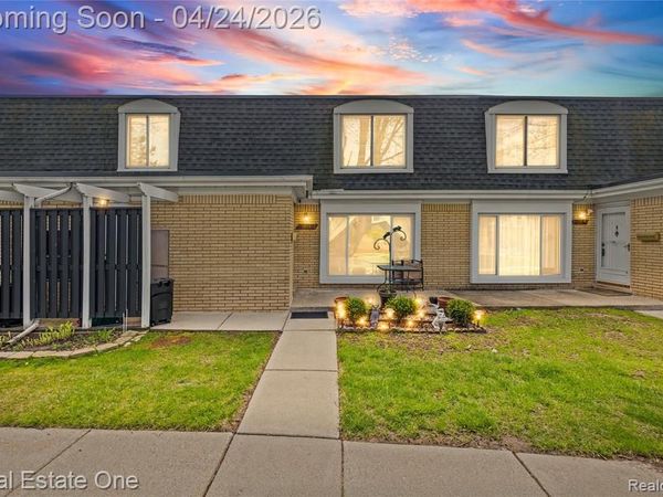 29888 City Center Drive , Warren, MI 48093