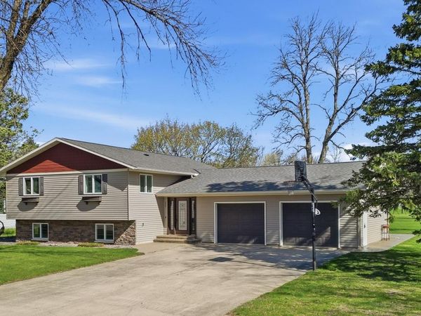 225 10th Street SE, Wells, MN 56097