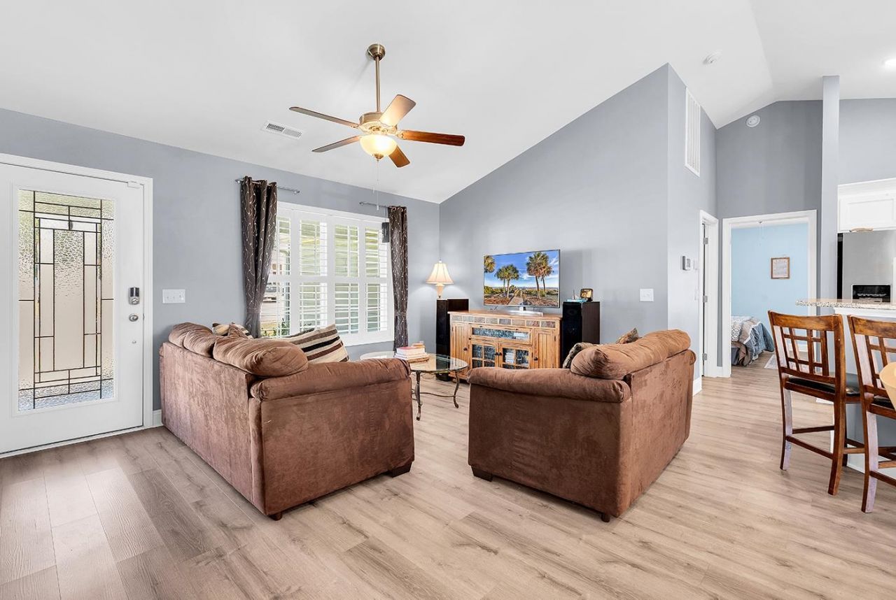 4108 Danby Lane Photo 8