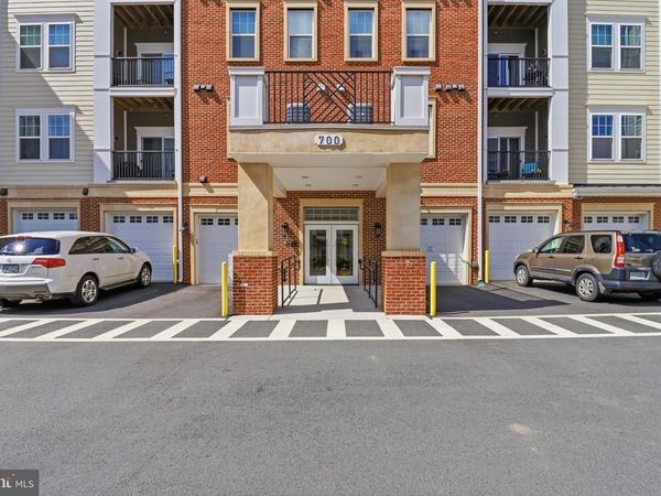 700 MOUNT AIRY TERRACE NE, Unit 301, LEESBURG, VA 20176