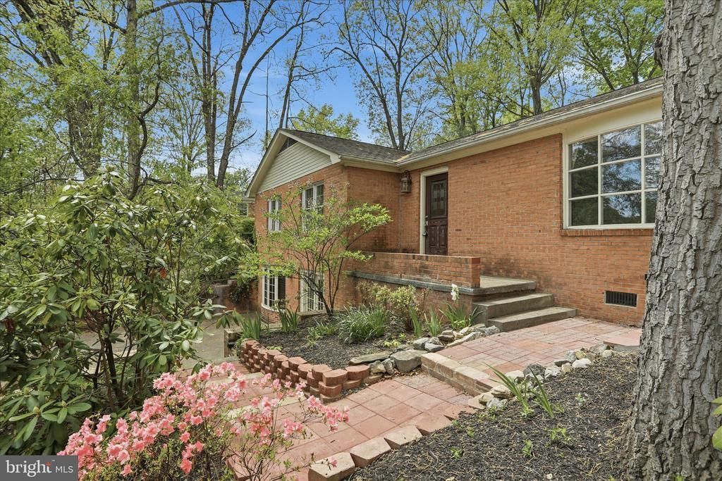 107 Oak Ridge Drive, Stephens City, VA 22655 Main Photo