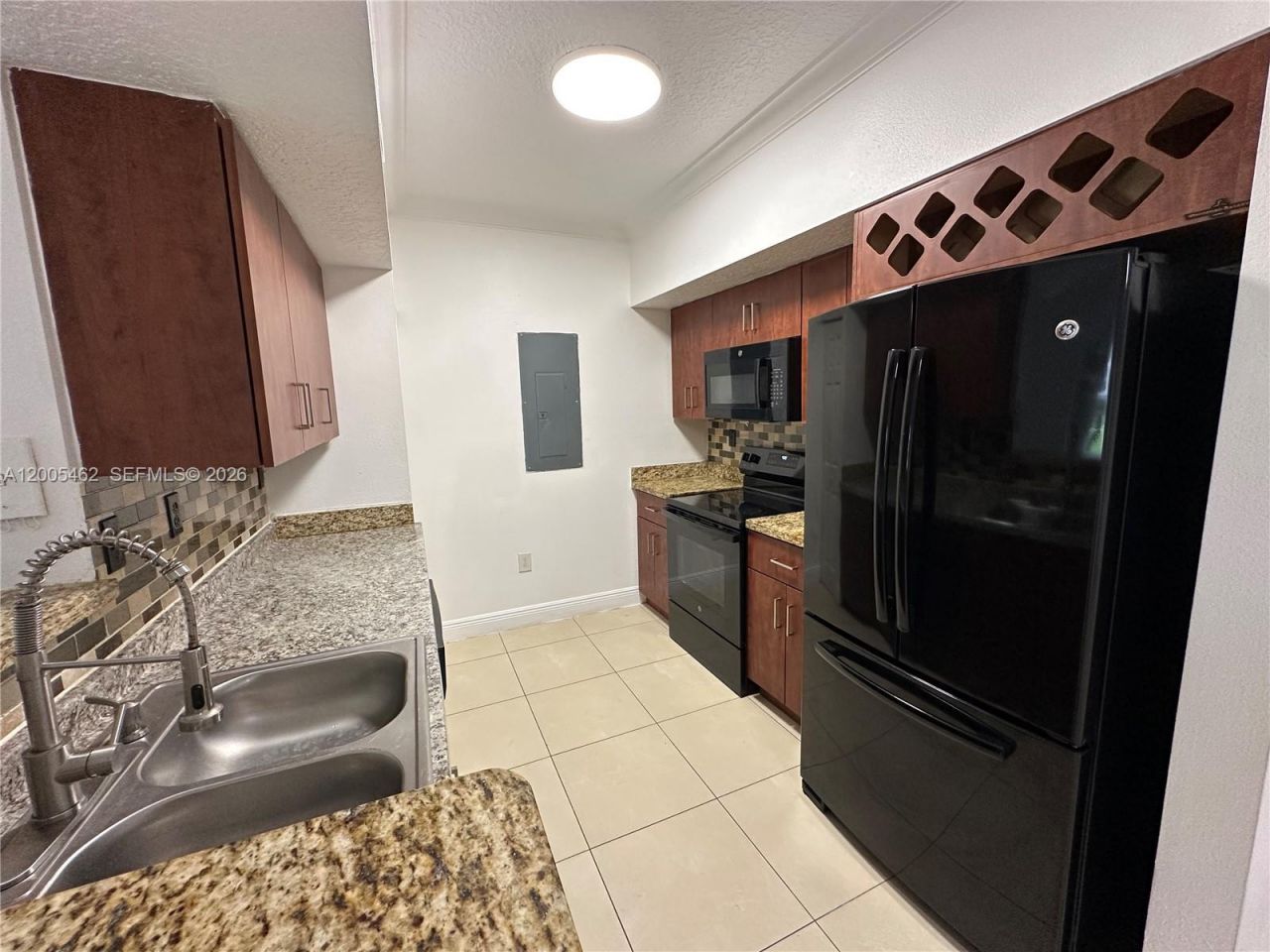 215 SW 117th Ter, Unit 14104, Pembroke Pines, FL 33025 Photo