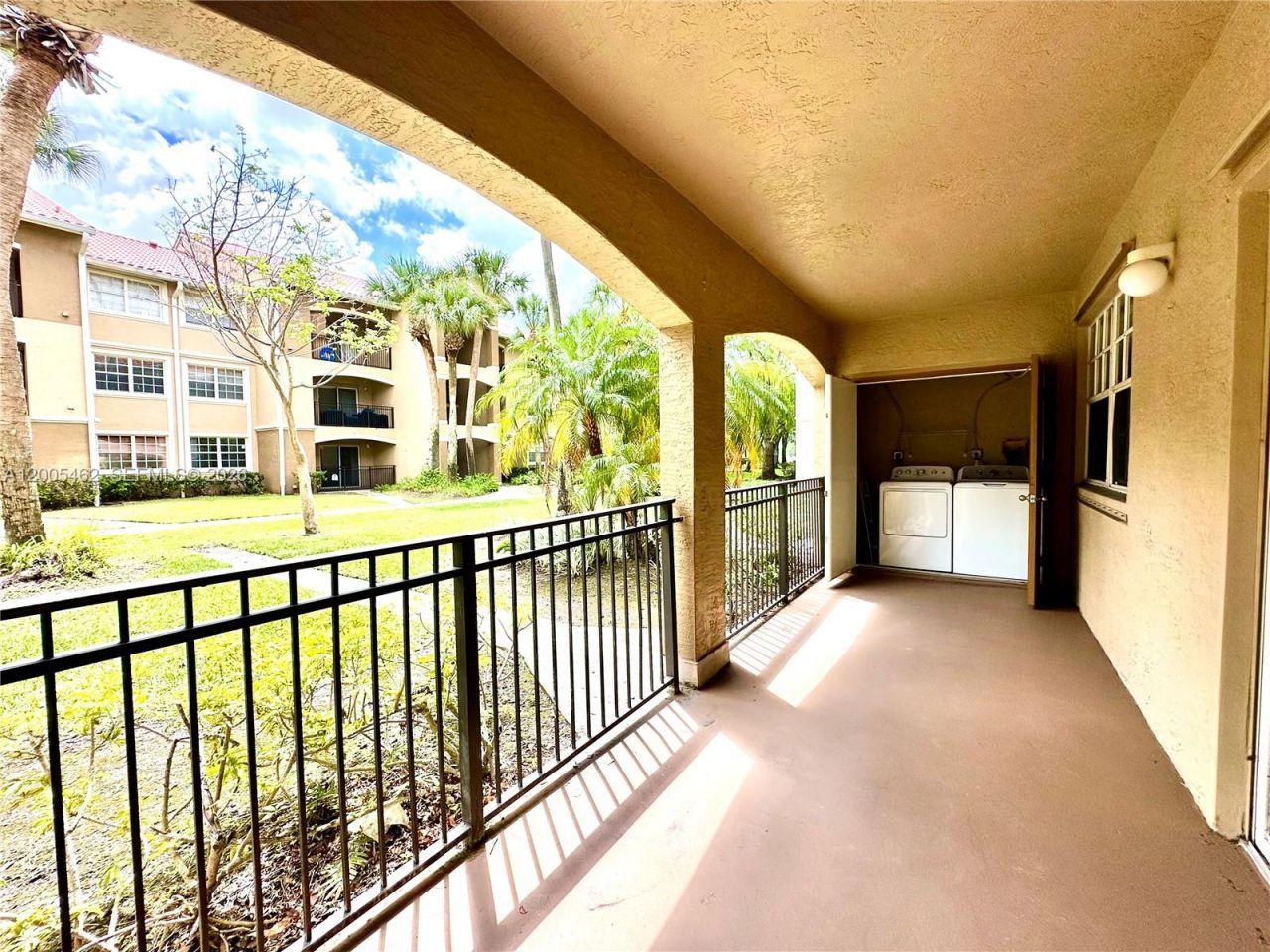 215 SW 117th Ter, Unit 14104, Pembroke Pines, FL 33025 Photo