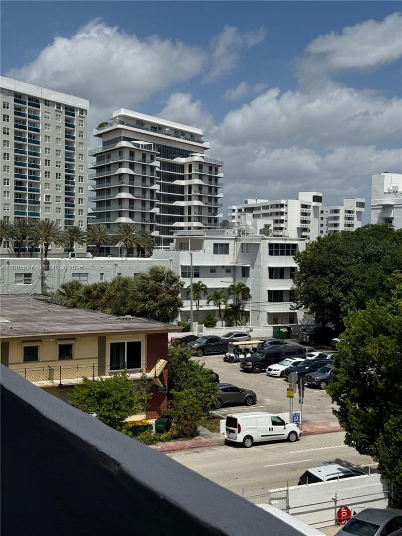6725 Harding Ave , Unit 503, Miami Beach, FL 33141 Photo