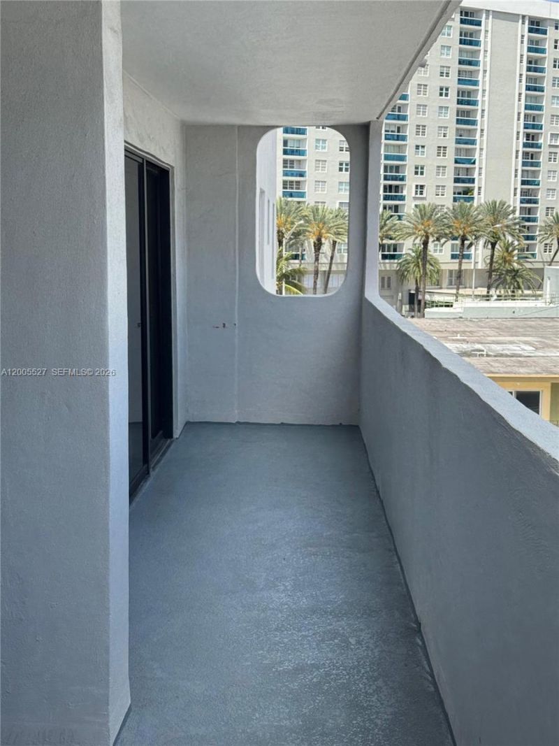 6725 Harding Ave , Unit 503, Miami Beach, FL 33141 Photo