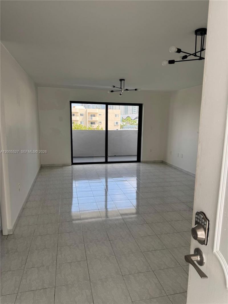 6725 Harding Ave , Unit 503, Miami Beach, FL 33141 Photo