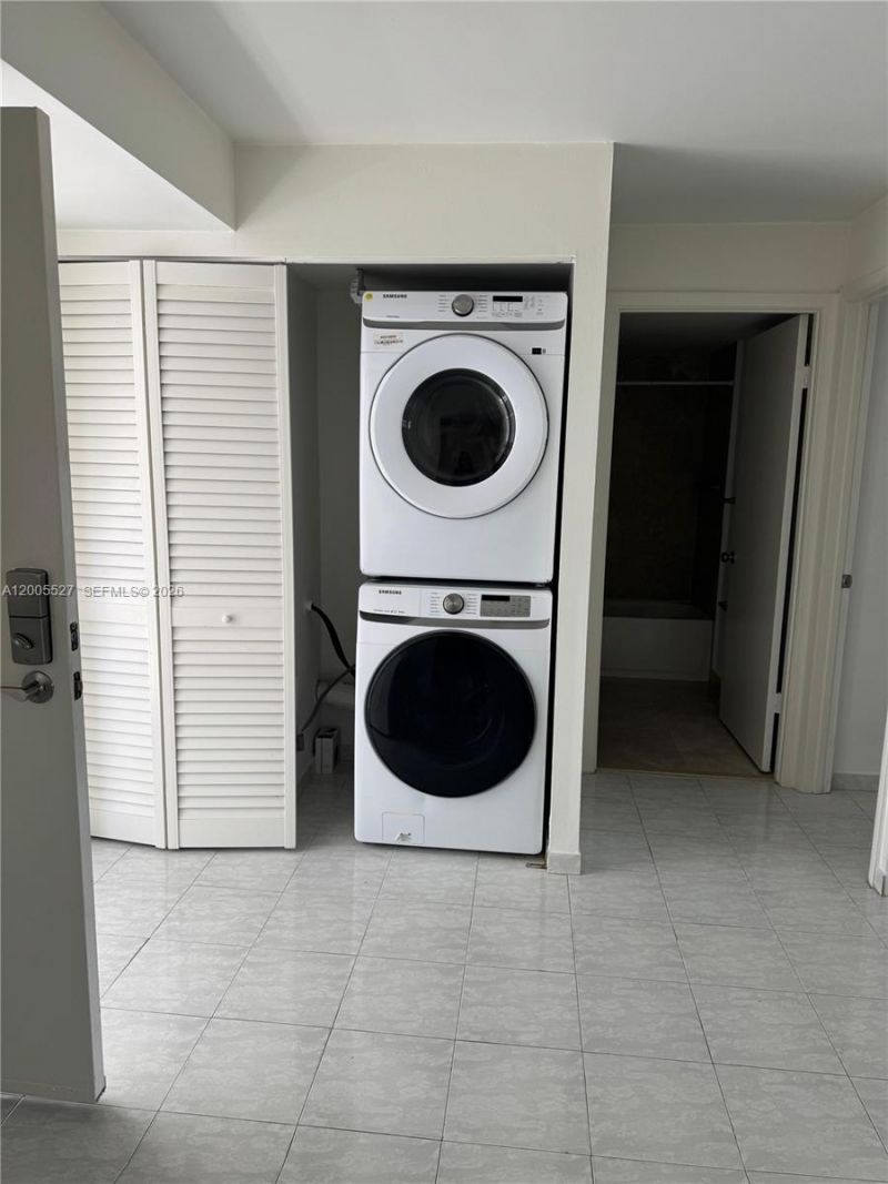 6725 Harding Ave , Unit 503, Miami Beach, FL 33141 Photo
