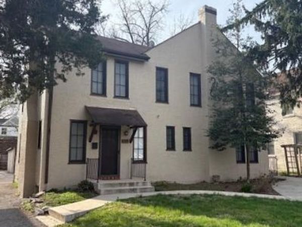 8390 Big Bend Boulevard , Webster Groves, MO 63119