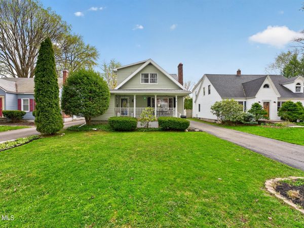 1528 Myron Street, Niskayuna, NY 12309