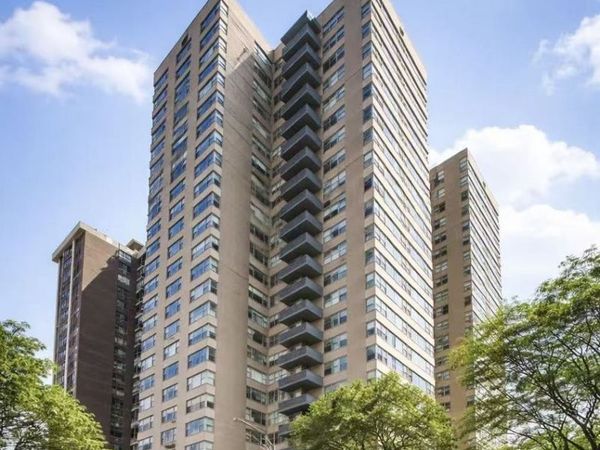 6301 N SHERIDAN Road, Unit 15B, Chicago, IL 60660