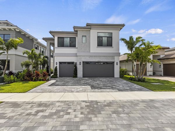 10033 Stockrun Drive, Palm Beach Gardens, FL 33412