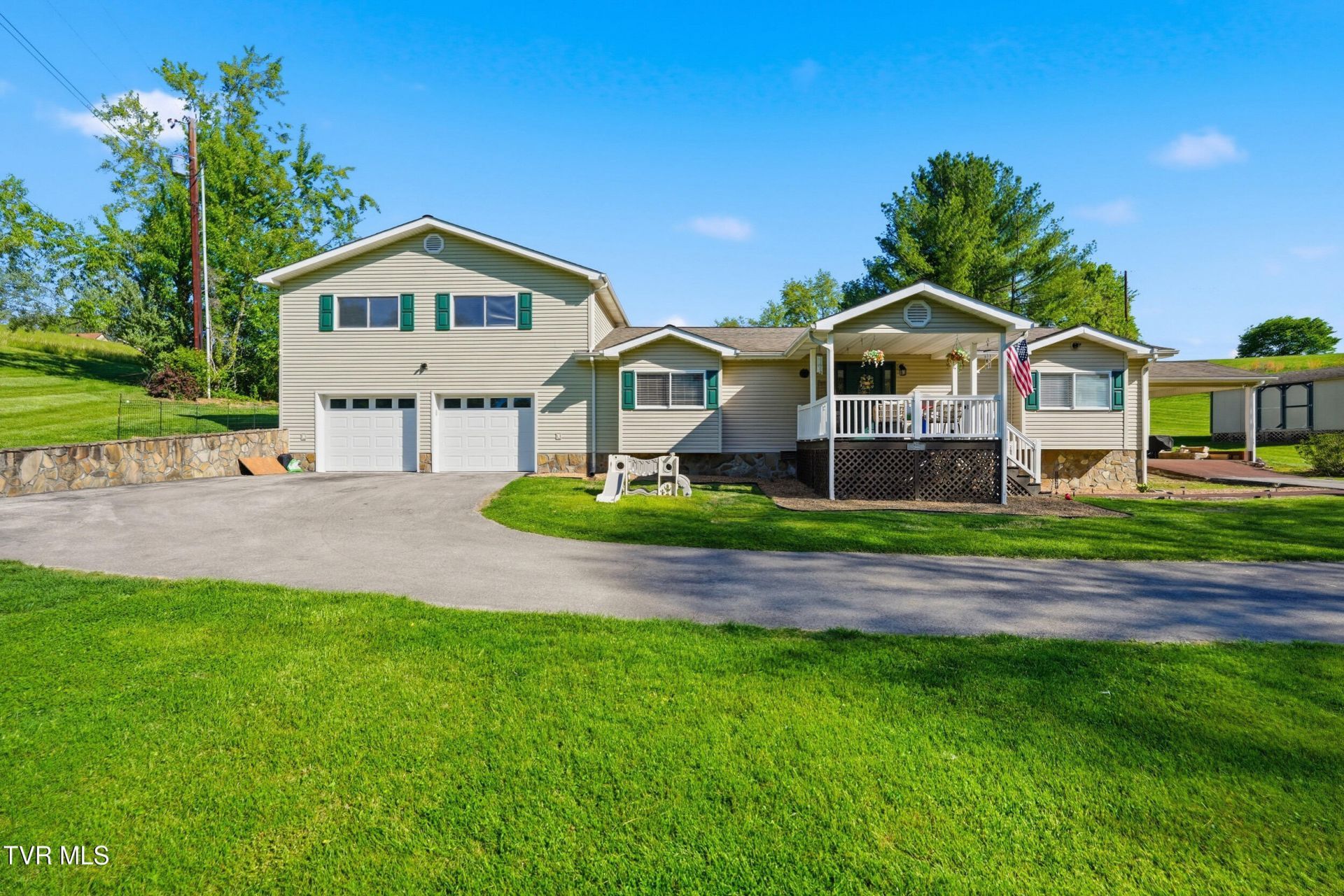 2222 Shenandoah Drive, Big Stone Gap, VA 24219 Main Photo