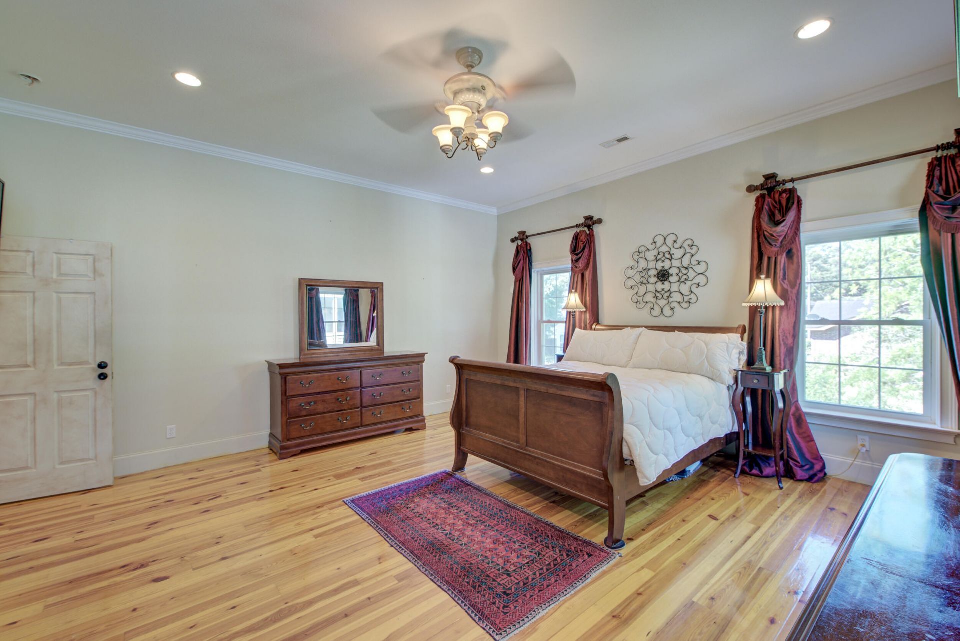 731 York Street Photo 15