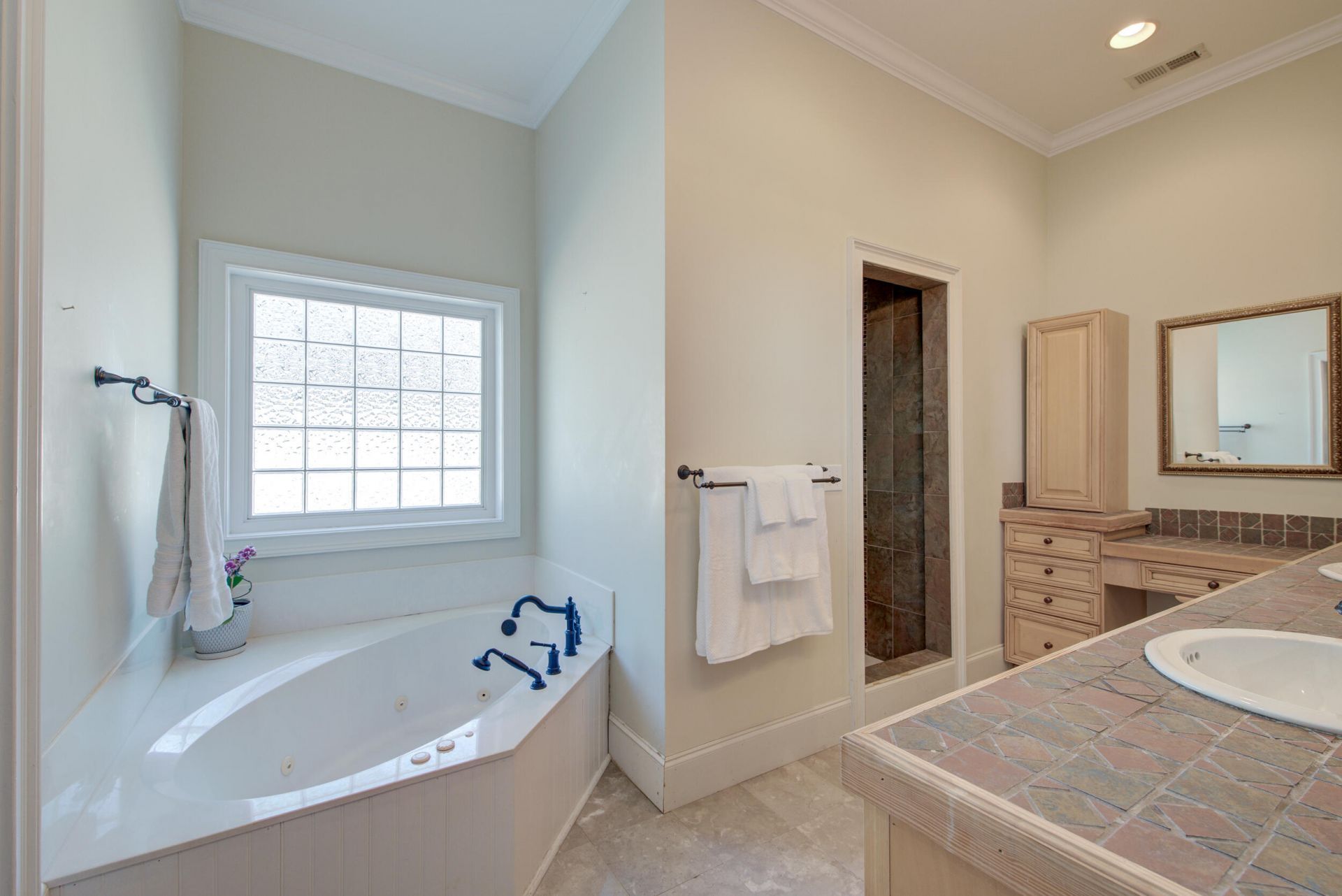 731 York Street Photo 17