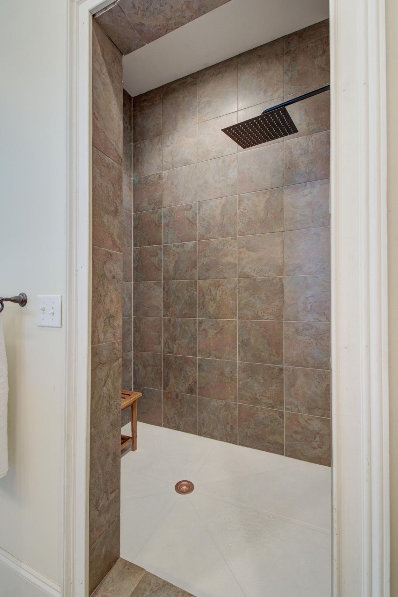 731 York Street Photo 19