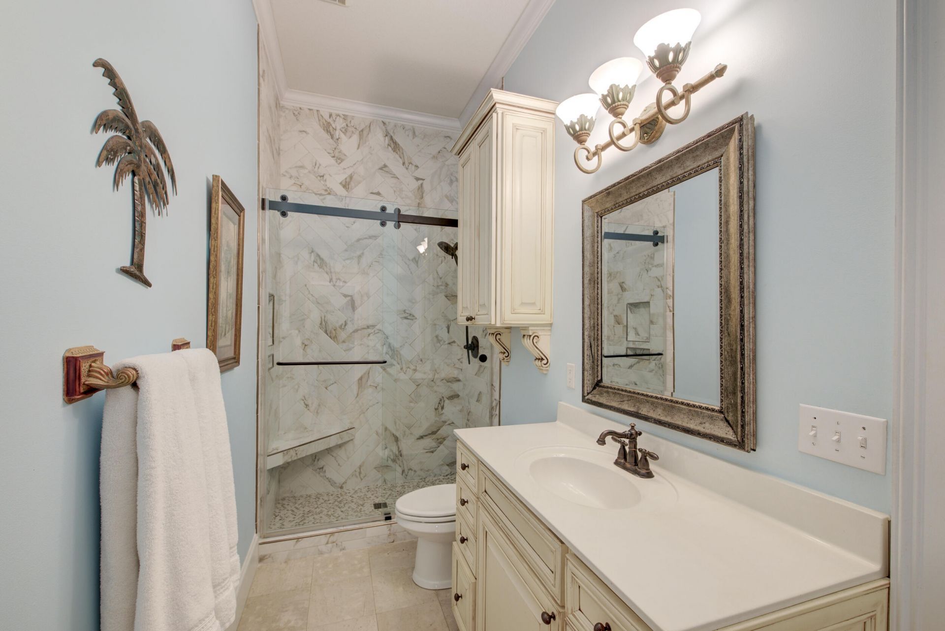 731 York Street Photo 25