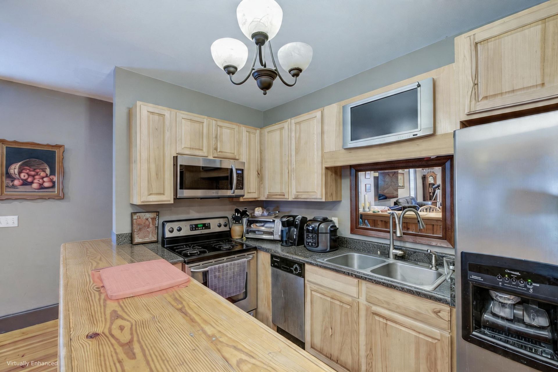 731 York Street Photo 46