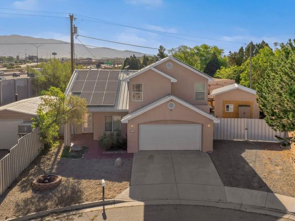 1934 Bryn Mawr Drive NE, Albuquerque, NM 87106