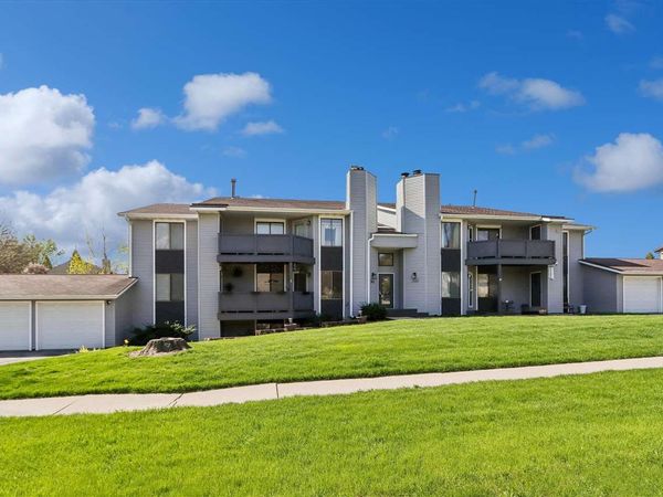 2040 Holiday Road, Unit C2, Coralville, IA 52241