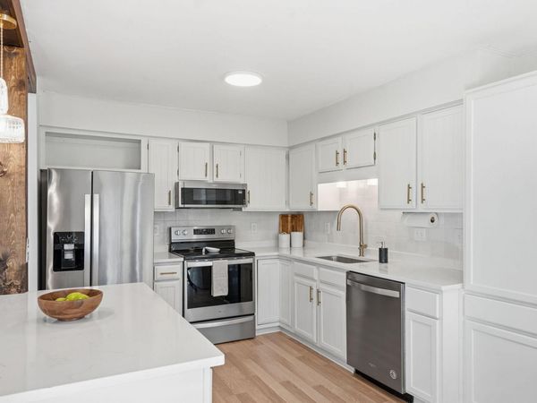 6125 Creek View Trail, Minnetonka, MN 55345