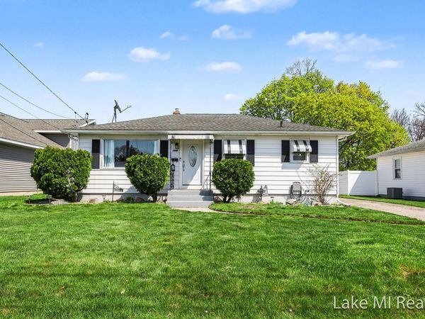 2884 Meyer Avenue SW, Wyoming, MI 49519