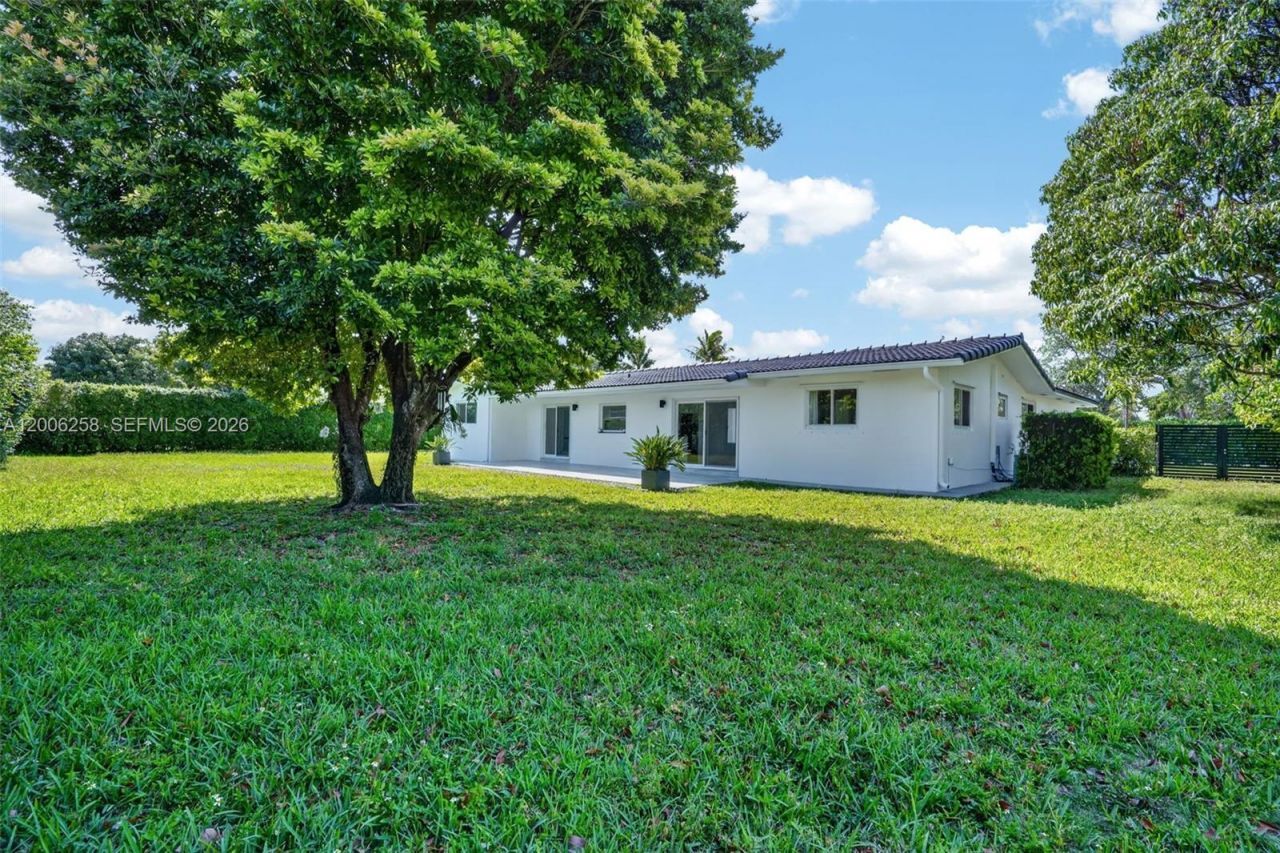 8161 SW 104th St, Miami, FL 33156 Photo