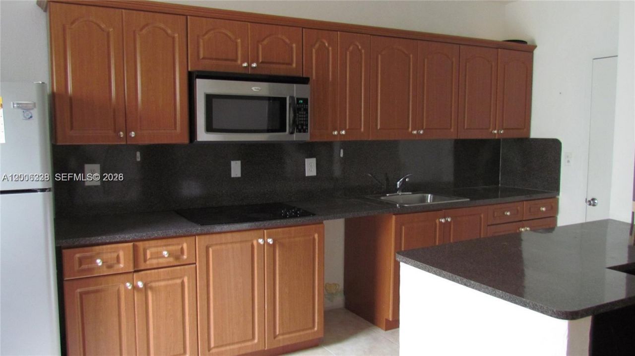 7920 Harding Ave , Unit 10, Miami Beach, FL 33141 Photo