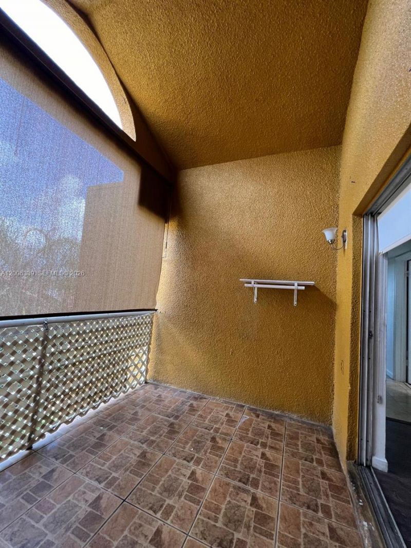 9715 Fontainebleau Blvd, Unit E308, Miami, FL 33172 Photo
