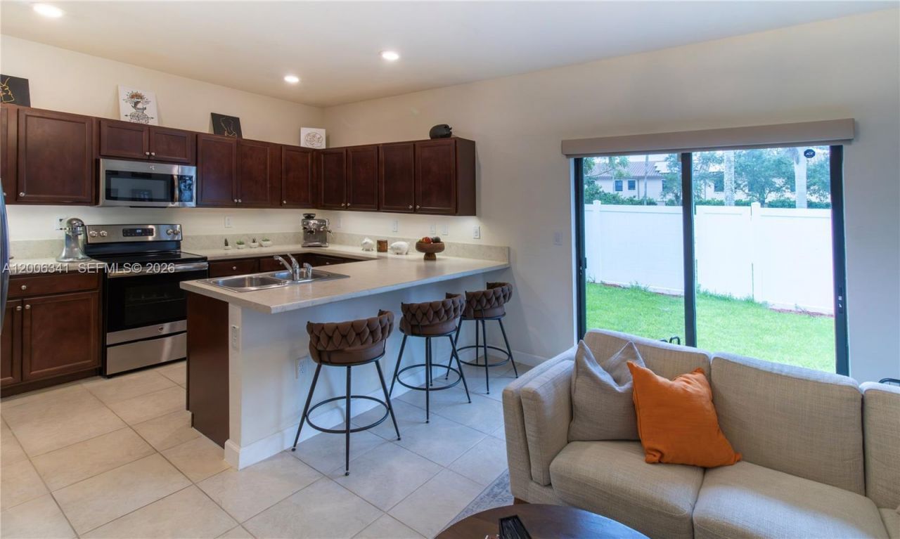 3280 W 92nd Pl, Hialeah, FL 33018 Photo