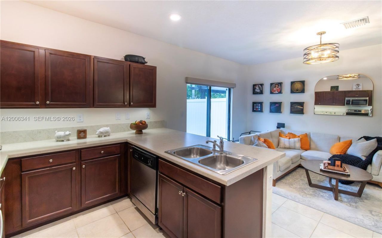 3280 W 92nd Pl, Hialeah, FL 33018 Photo