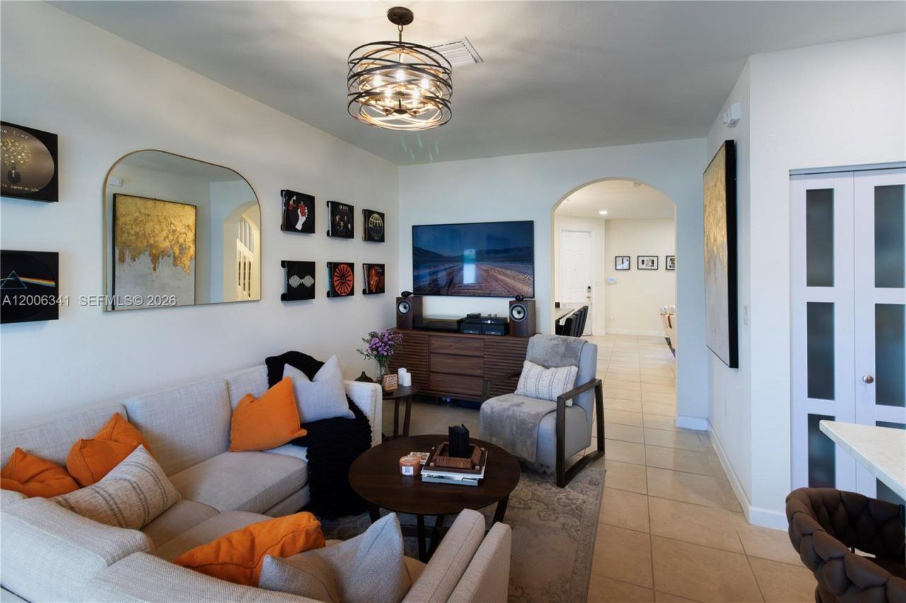 3280 W 92nd Pl, Hialeah, FL 33018 Photo