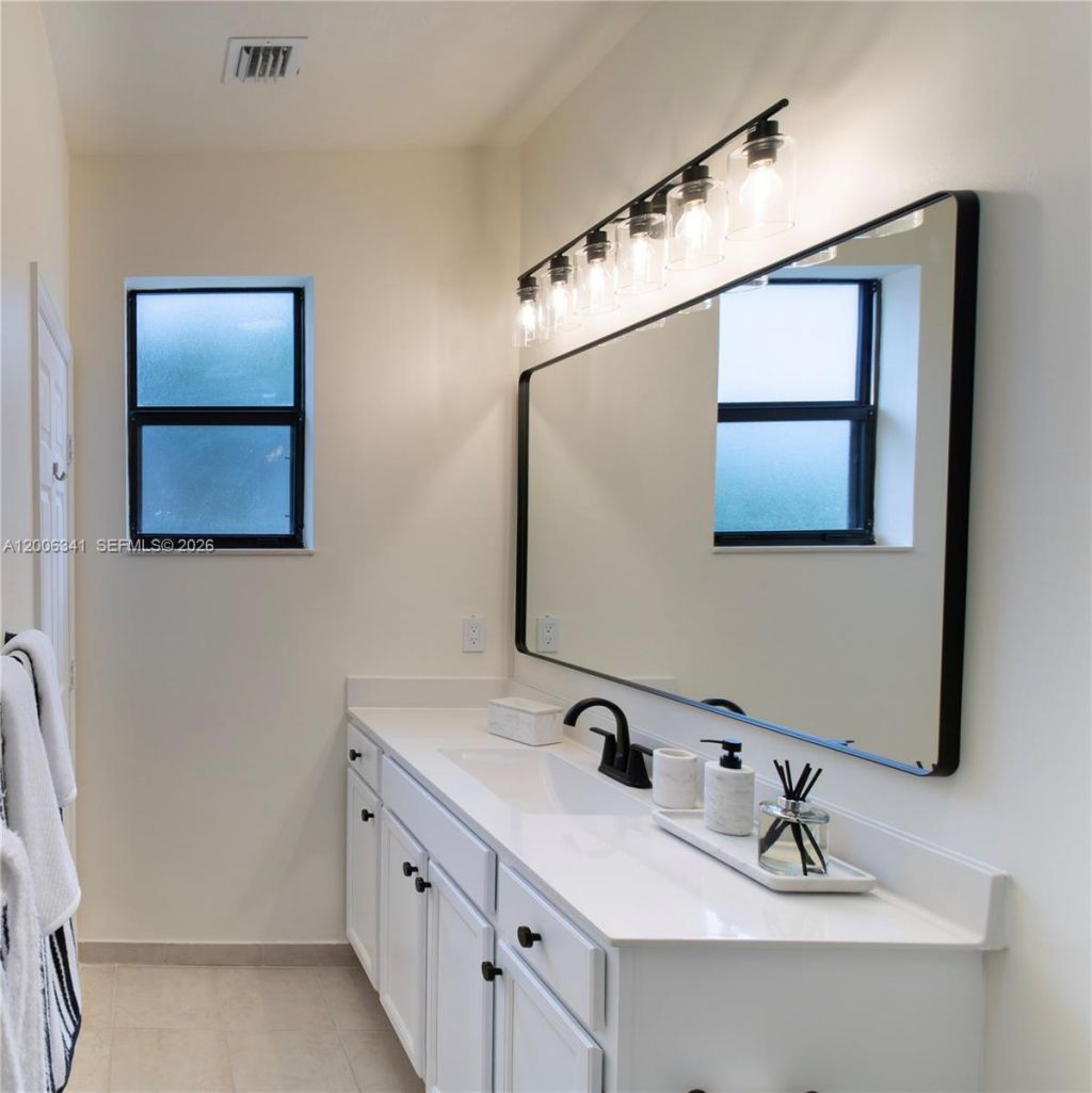 3280 W 92nd Pl, Hialeah, FL 33018 Photo